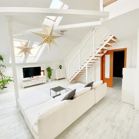 Loft With Rooftop And Free Parking In Garage Budapesta Exterior foto