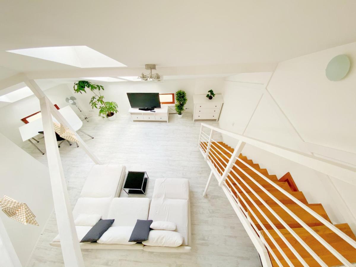 Loft With Rooftop And Free Parking In Garage Budapesta Exterior foto