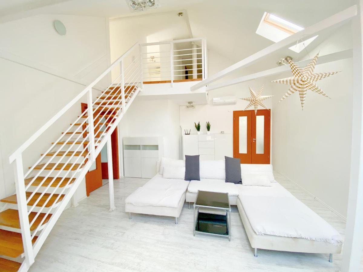 Loft With Rooftop And Free Parking In Garage Budapesta Exterior foto