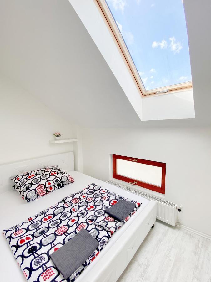 Loft With Rooftop And Free Parking In Garage Budapesta Exterior foto