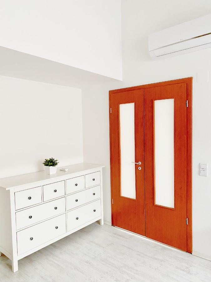 Loft With Rooftop And Free Parking In Garage Budapesta Exterior foto
