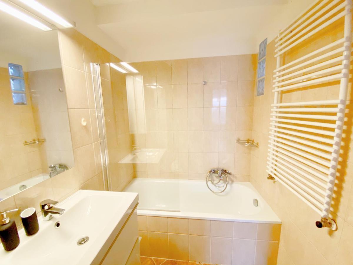 Loft With Rooftop And Free Parking In Garage Budapesta Exterior foto